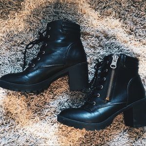 Steve Madden booties🖤